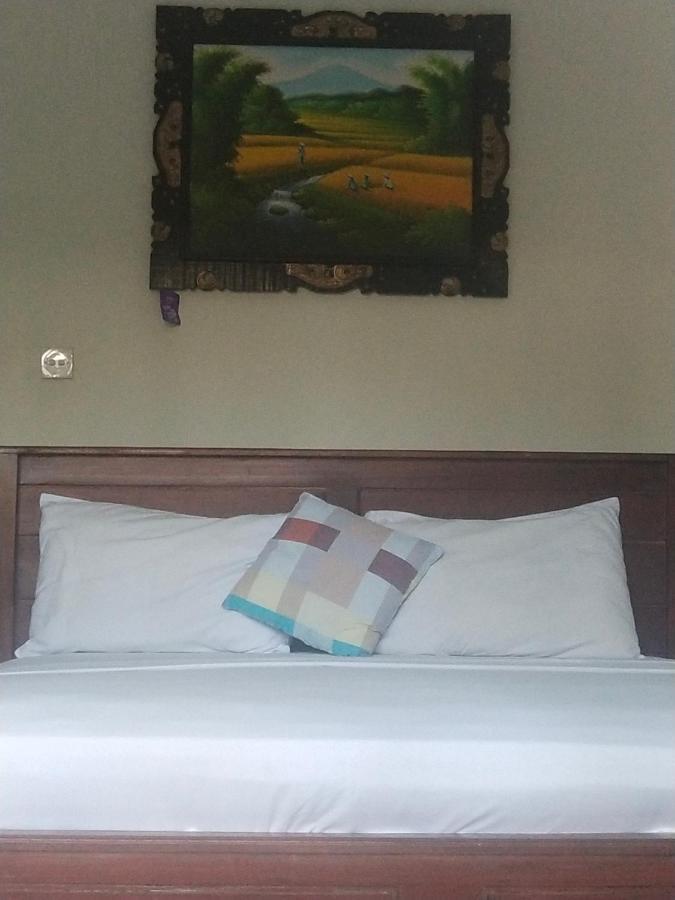 Santa Fe Homestay & Warong Amed  Exterior photo