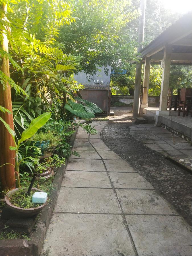 Santa Fe Homestay & Warong Amed  Exterior photo