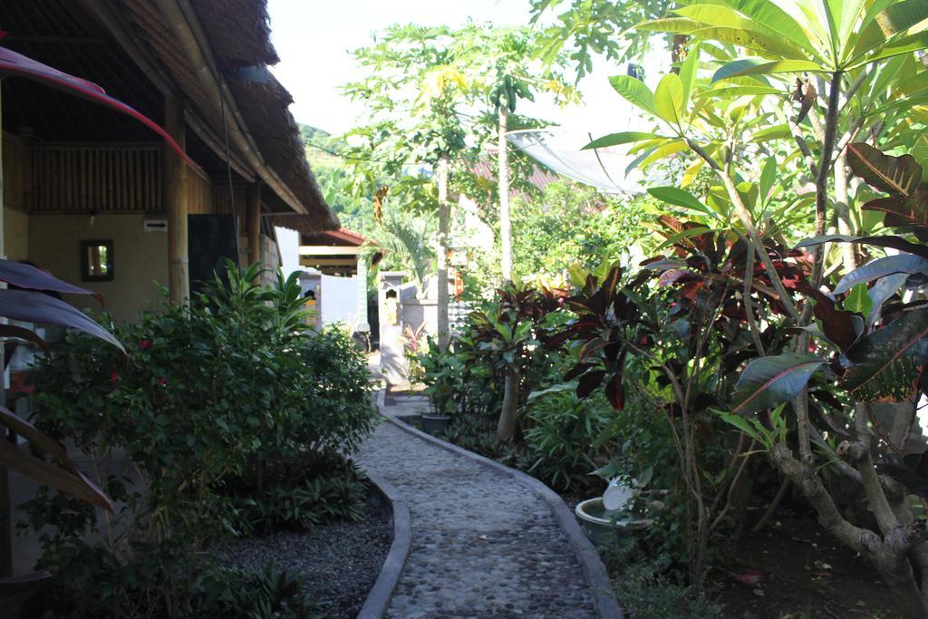 Santa Fe Homestay & Warong Amed  Exterior photo