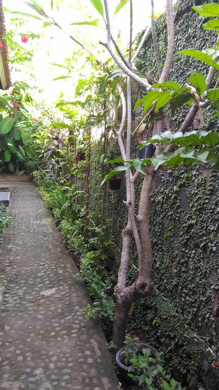 Santa Fe Homestay & Warong Amed  Exterior photo