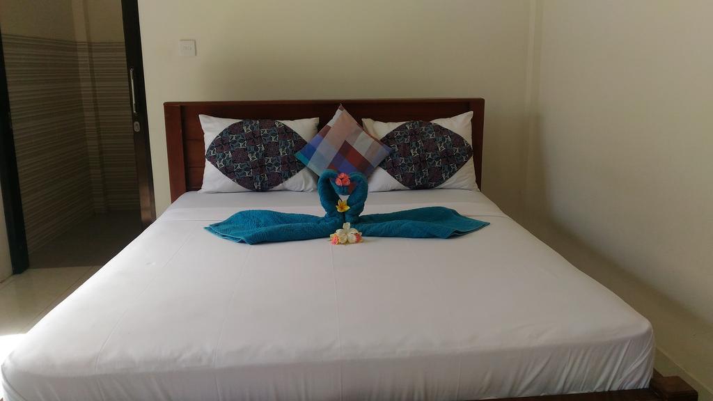 Santa Fe Homestay & Warong Amed  Exterior photo